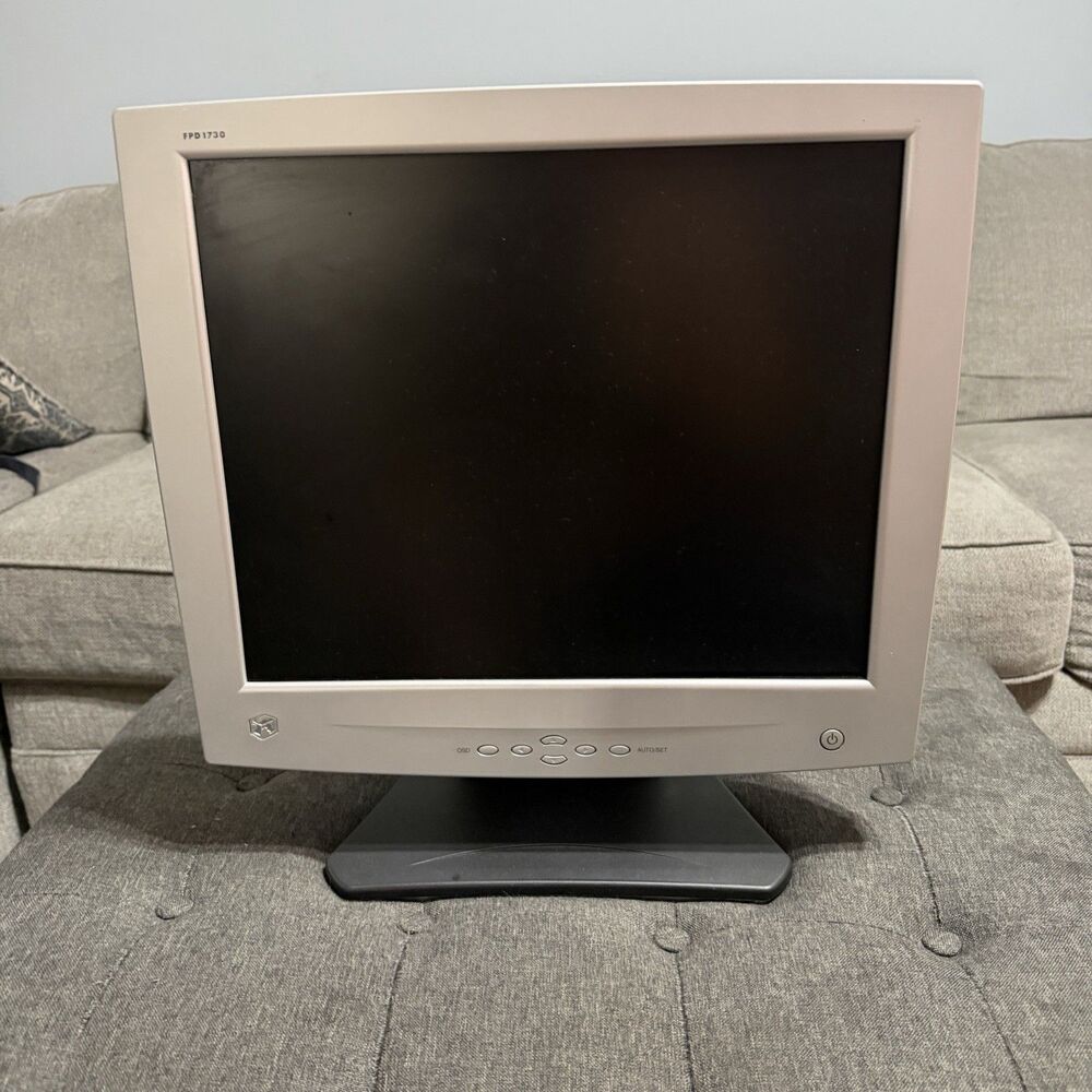 Gateway 17 Inch LCD Computer Monitor FPD1730 VGA Power Cord Vtg 2003 Video Games